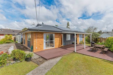 Photo of property in 140 Colwill Road, Massey, Auckland, 0614