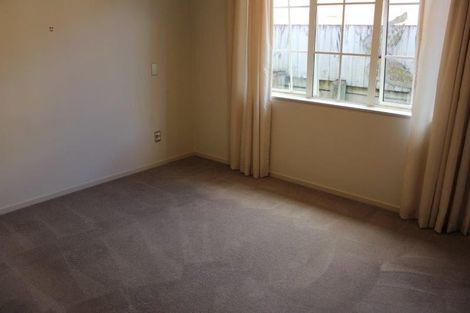 Photo of property in 2 Walton Street, Red Beach, 0932