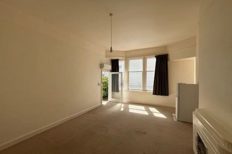 Photo of property in 2/106 Glenmore Street, Northland, Wellington, 6012