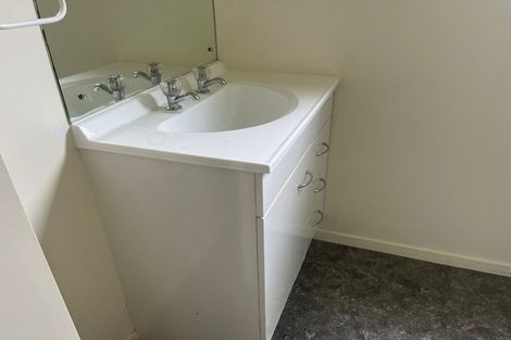 Photo of property in 95 Ocean View Road, Hillcrest, Auckland, 0627