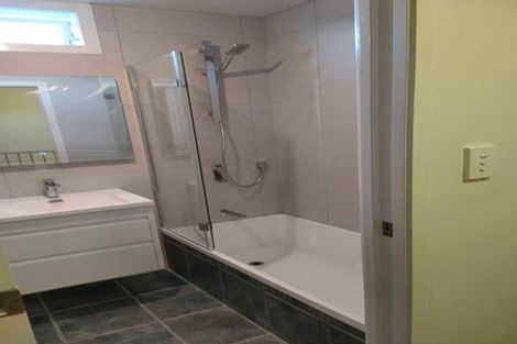 Photo of property in 1/72 Kitchener Road, Milford, Auckland, 0620
