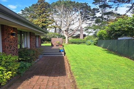 Photo of property in 26 Oakmont Place, Wattle Downs, Auckland, 2103