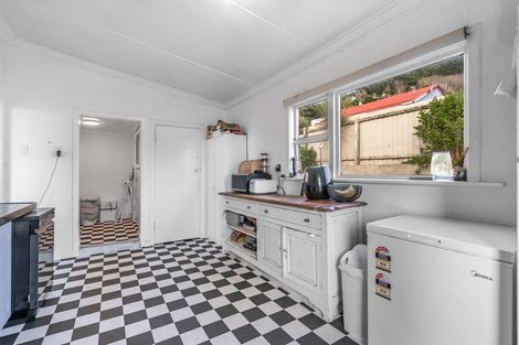 Photo of property in 1 Ann Street, Bluff, 9814