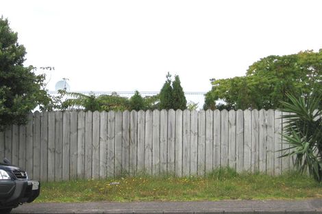 Photo of property in 1/49 Target Road, Totara Vale, Auckland, 0629