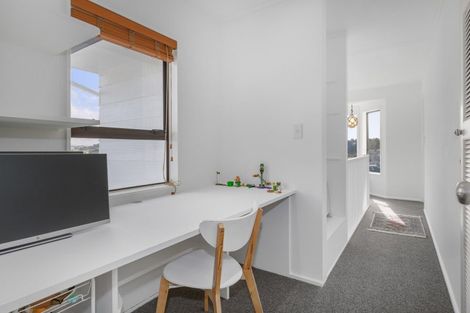 Photo of property in 40 Mercury Way, Whitby, Porirua, 5024