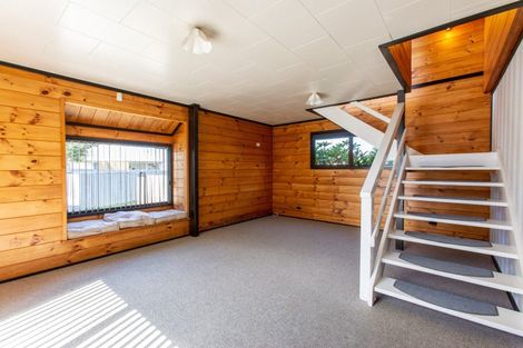 Photo of property in 2 Hunter Street, Dannevirke, 4930