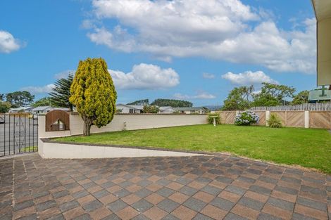 Photo of property in 14 Norfolk Crescent, Otaki Beach, Otaki, 5512