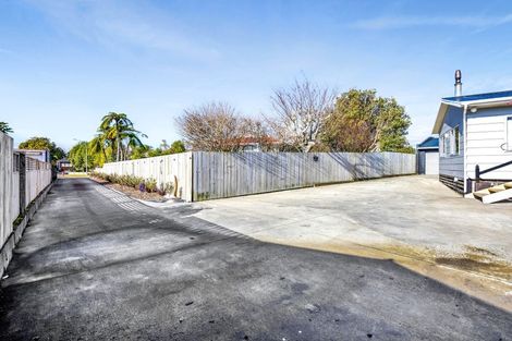 Photo of property in 1 Raunui Crescent, Inglewood, 4330