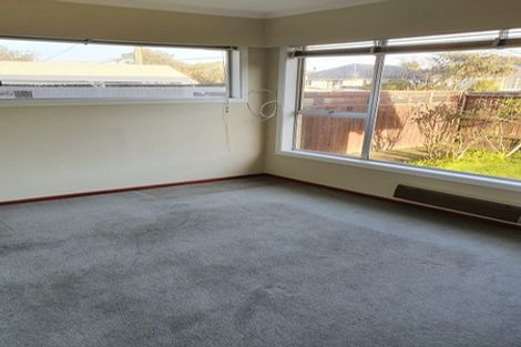 Photo of property in 77 Memorial Avenue, Ilam, Christchurch, 8053
