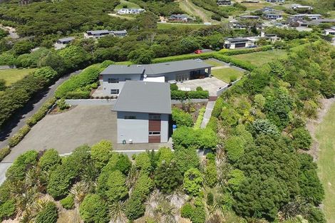 Photo of property in 2 Scoresby Grove, Whitby, Porirua, 5024