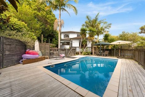 Photo of property in 12b Kimberly Grove, Greenhithe, Auckland, 0632