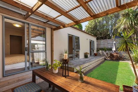 Photo of property in 33 Lazurite Drive, Westgate, Auckland, 0614