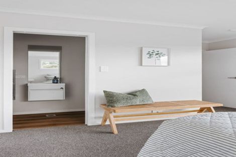 Photo of property in 38 Richardson Road, Omokoroa, 3114