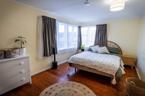 Photo of property in 32 Petherick Street, Taita, Lower Hutt, 5011