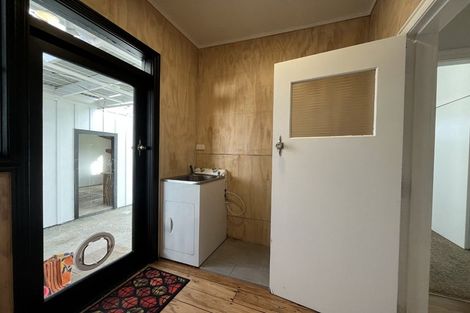 Photo of property in 54 Waiwaka Terrace, Strandon, New Plymouth, 4312