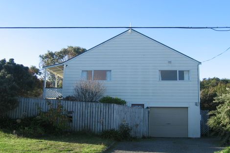 Photo of property in 35 Martin Road, Paraparaumu Beach, Paraparaumu, 5032