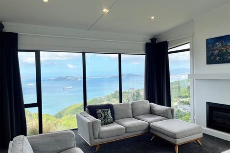 Photo of property in 17 Promontory Crescent, Newlands, Wellington, 6037