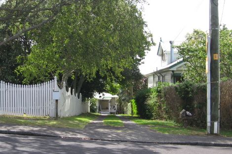 Photo of property in 34 Maritime Terrace, Birkenhead, Auckland, 0626