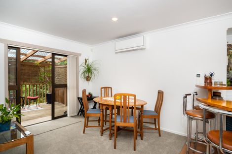 Photo of property in 7 Juneau Place, Glendene, Auckland, 0602