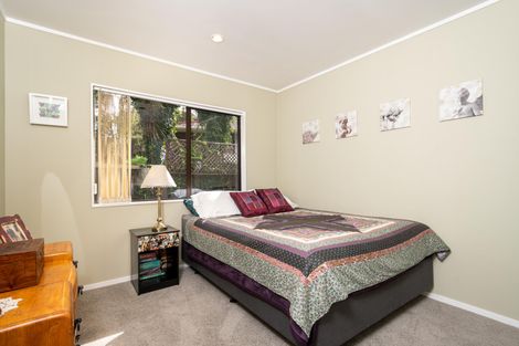 Photo of property in 7 Juneau Place, Glendene, Auckland, 0602