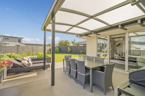 Photo of property in 2 Oscar Place, Whitianga, 3510