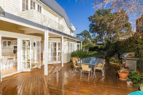 Photo of property in 128 Beach Road, Castor Bay, Auckland, 0620