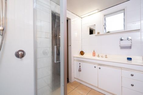 Photo of property in 2 Jarvis Place, Taradale, Napier, 4112