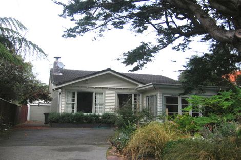 Photo of property in 22 Hinau Street, Woburn, Lower Hutt, 5010