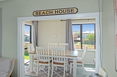 Photo of property in 86 Seabury Avenue, Foxton Beach, Foxton, 4815