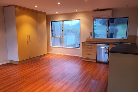 Photo of property in 10 Hollydale Grove, Churton Park, Wellington, 6037