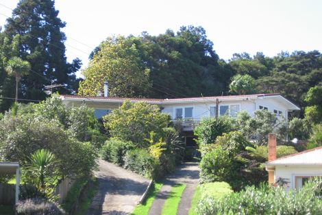 Photo of property in 16 Derwent Crescent, Titirangi, Auckland, 0604