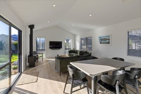 Photo of property in 8 Barn Road, Jacks Point, 9371