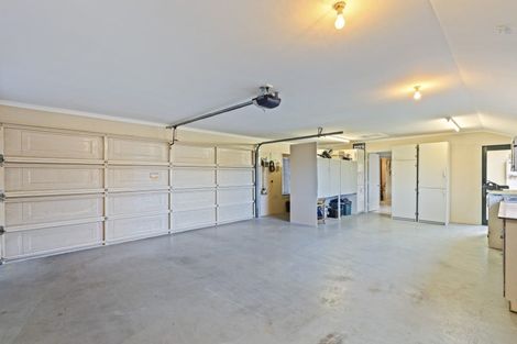 Photo of property in 6 Royal Heights, Glen Avon, New Plymouth, 4312