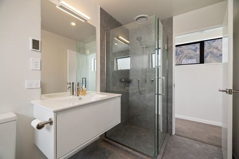 Photo of property in 4 Shallow Close, Jacks Point, 9371