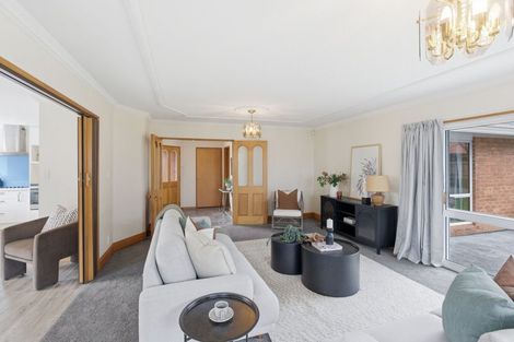 Photo of property in 7 Broadfell Avenue, Avonhead, Christchurch, 8042