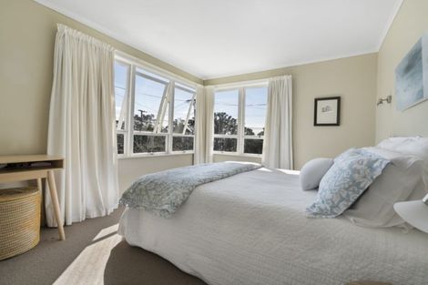 Photo of property in 79 Stanley Point Road, Stanley Point, Auckland, 0624