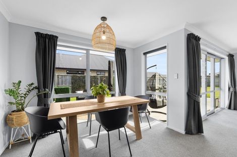 Photo of property in 16 Whiteoak Grove, Tinwald, Ashburton, 7700