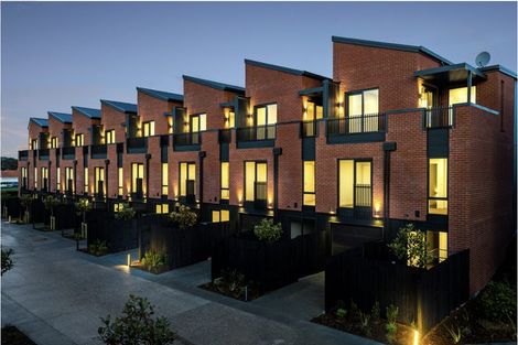 Photo of property in 7/2 Marlborough Crescent, Hobsonville, Auckland, 0616