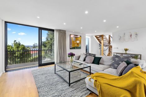 Photo of property in 58c Potter Avenue, Northcote, Auckland, 0627