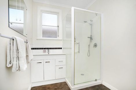 Photo of property in 19 Naenae Road, Naenae, Lower Hutt, 5011