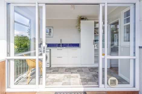 Photo of property in 16 Napier Terrace, Hospital Hill, Napier, 4110