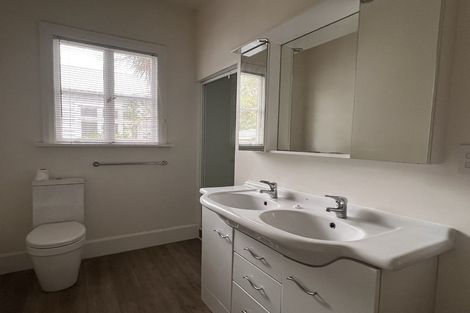 Photo of property in 60 Division Street, Riccarton, Christchurch, 8041