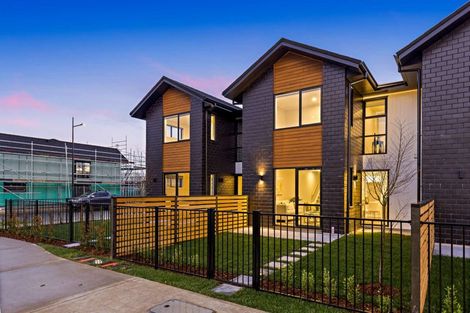 Photo of property in 76 Papatupu Way, Kumeu, 0810