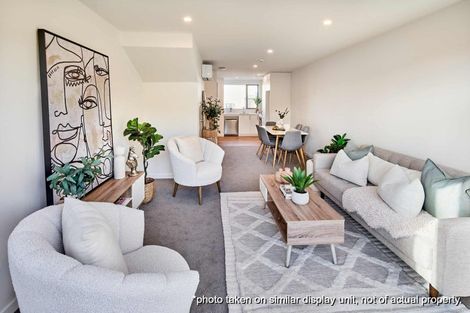 Photo of property in 1 Ara Paiwhenua, Tawa, Wellington, 5028