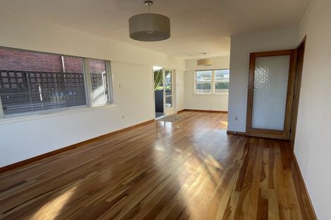 Photo of property in 40-40a Hamblyn Street, Strandon, New Plymouth, 4312