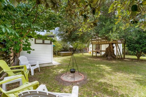 Photo of property in 218 Patuwai Drive, Whangamata, 3620