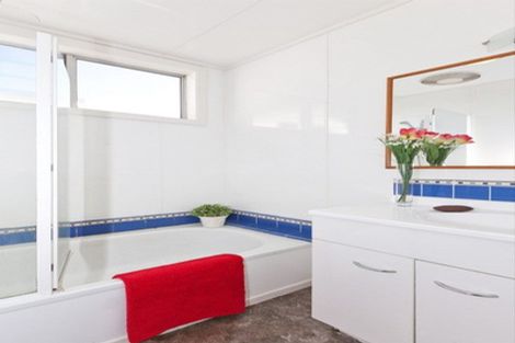 Photo of property in 12 Nikau Street, New Lynn, Auckland, 0600