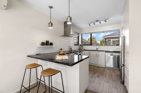 Photo of property in 8a Freyberg Avenue, Riccarton, Christchurch, 8011