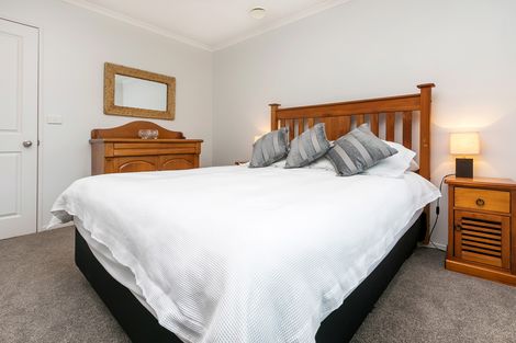 Photo of property in 11 San Pedro Place, Henderson, Auckland, 0612