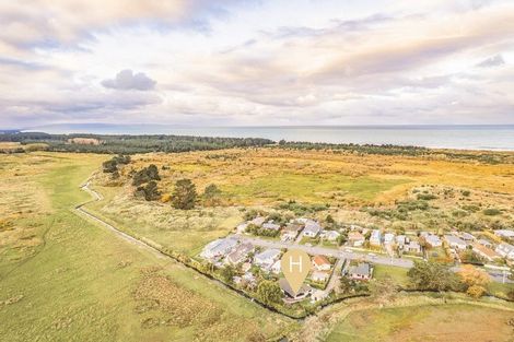 Photo of property in 95 Dunns Avenue, The Pines Beach, 7630
